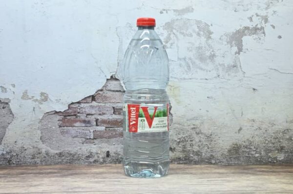 EAU MINÉRALE VITTEL (1 L)